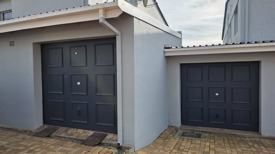 3 Bedroom Property for Sale in De Bakke Western Cape